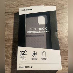 Tech21 EVOCHECK Phone Case for iPhone 11 Pro.